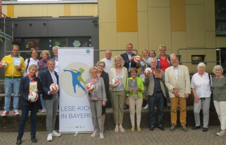 Anpfiff "Lese-Kick" 2025 in der Grundschule Stein/Mittelfranken (Foto: Akademie KJL)