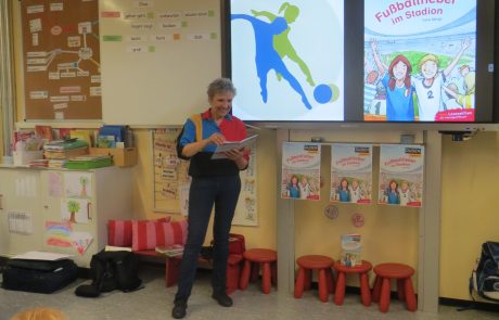 Anpfiff "Lese-Kick" 2025 in der Grundschule Stein/Mittelfranken (Foto: Akademie KJL)