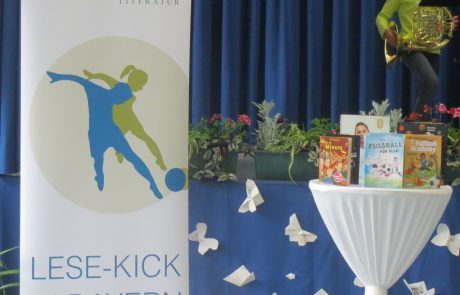 Anpfiff "Lese-Kick" 2025 in der Grundschule Stein/Mittelfranken (Foto: Akademie KJL)